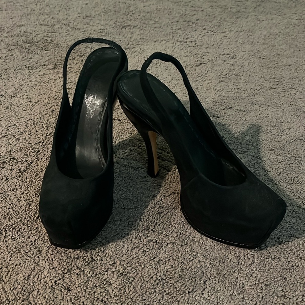 Alice and Olivia black suede sling back pumps